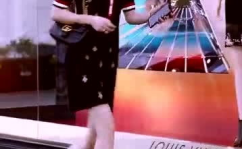 篮球小姐姐小腿,线条流畅，力量与美并存